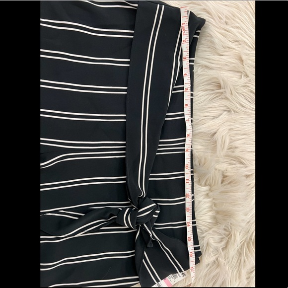 Bar III black and white shorts - Picture 3 of 3